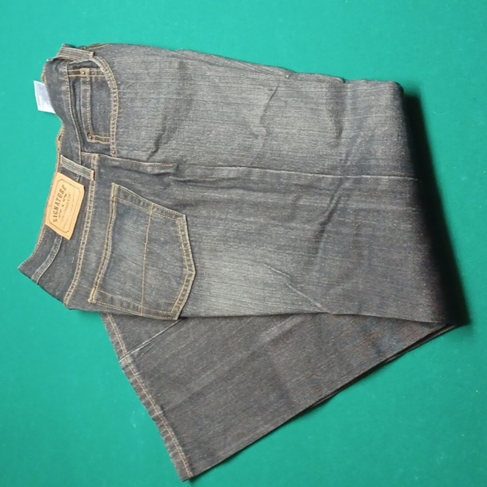 Levi's signature 32x30 boot cut